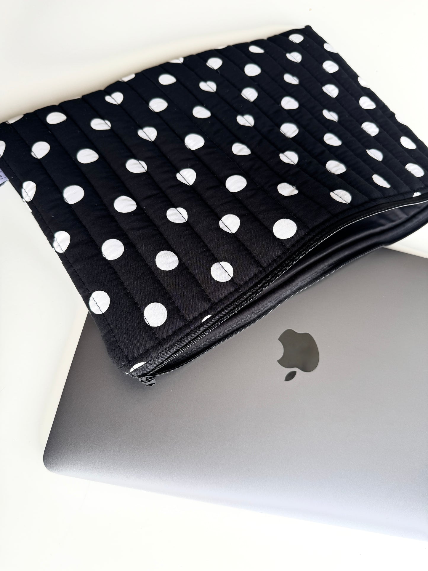 Laptoptasche gepunktet – MacBook & Tablet Hülle