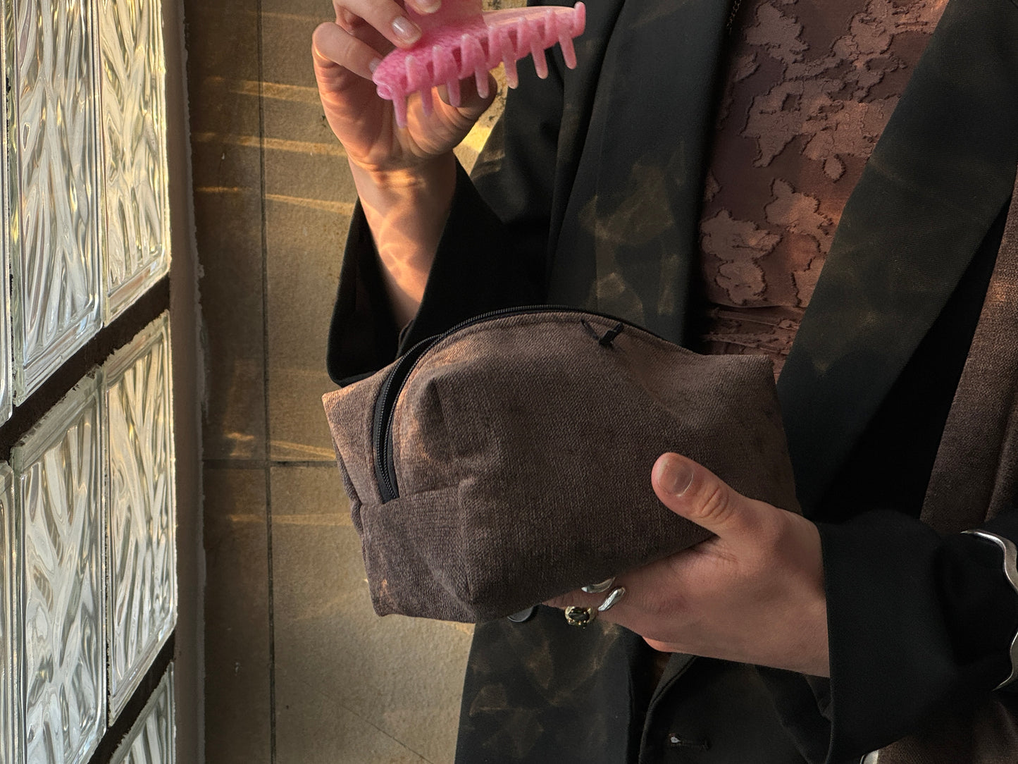 braune Makeup-Tasche Velour