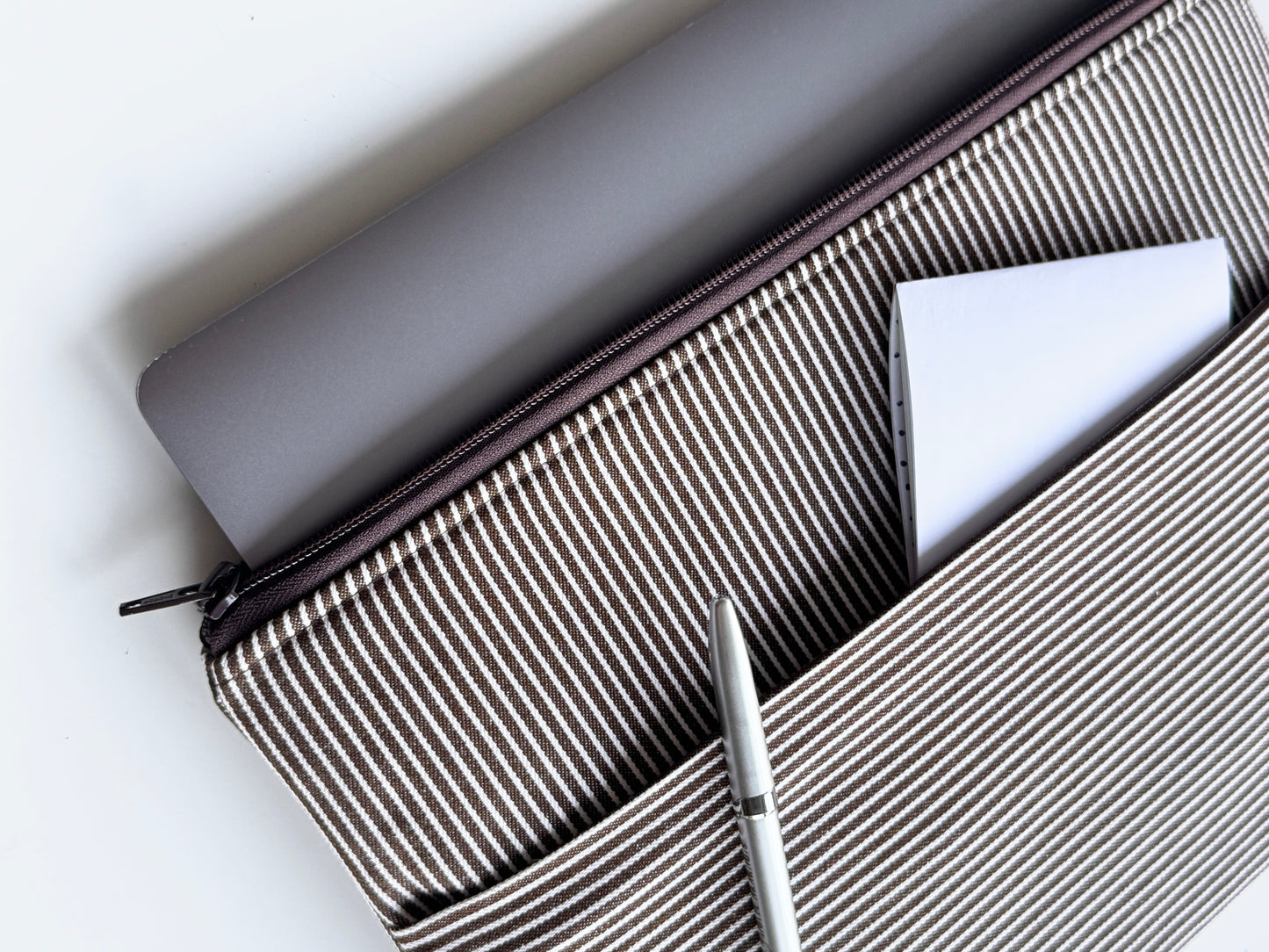 Laptoptasche & Tablethülle – choco stripes