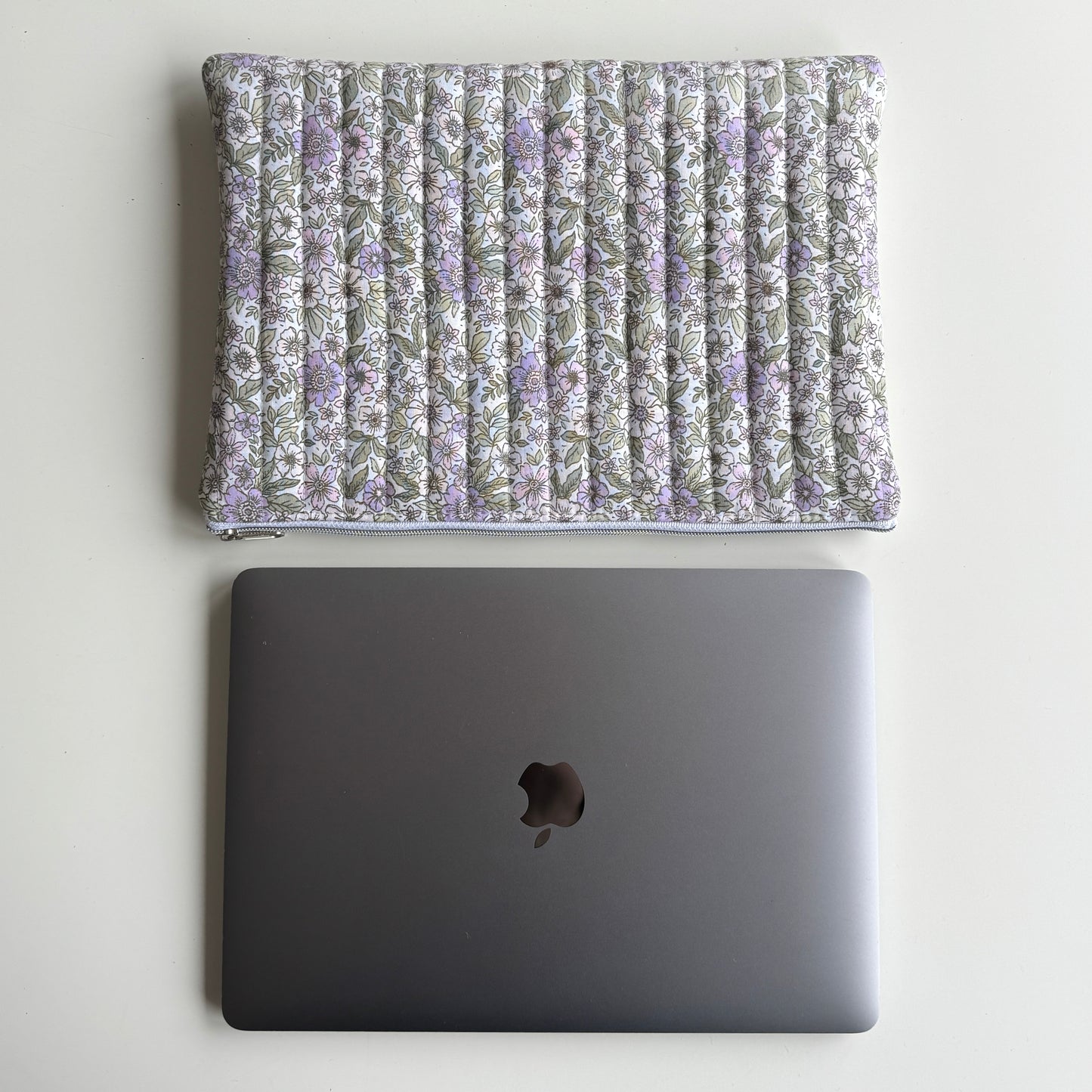 Laptoptasche Blumenmuster – Notebook & Tablet Hülle mit Reißverschluss