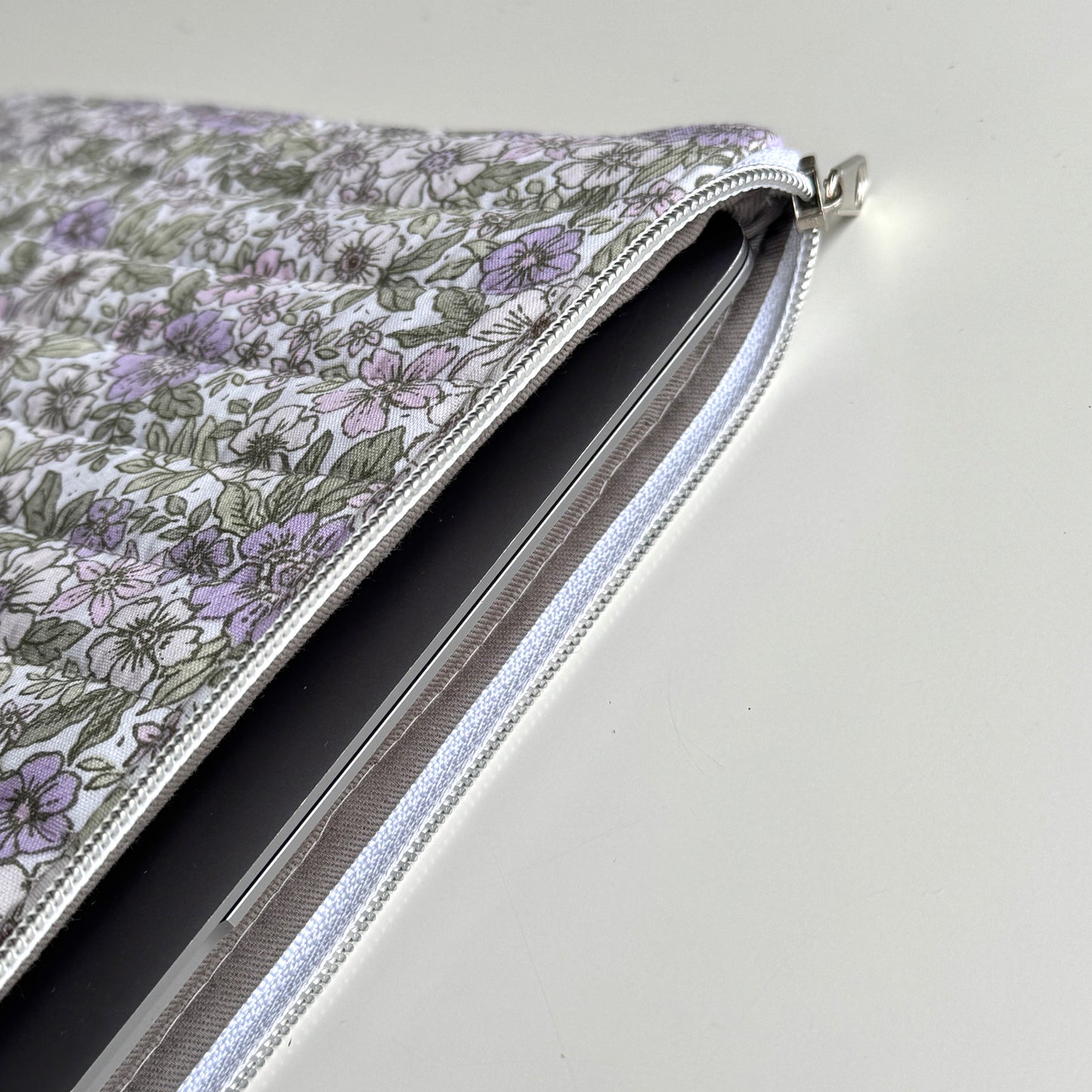 Laptoptasche Blumenmuster – Notebook & Tablet Hülle mit Reißverschluss