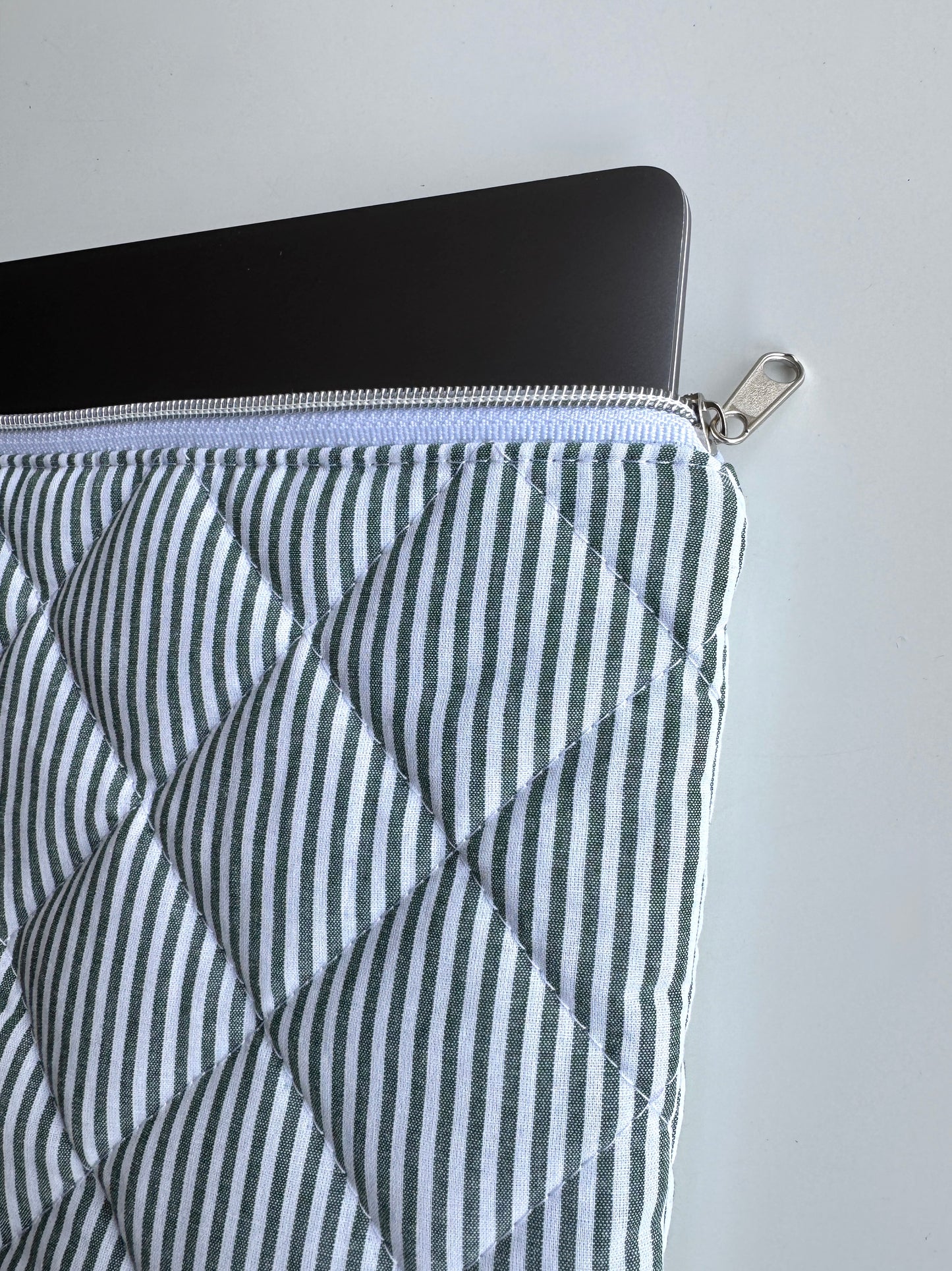 Laptoptasche Grün-Gestreift – Tablet & Notebook Hülle