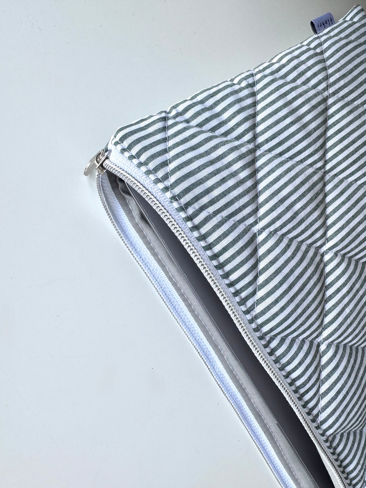 Laptoptasche Grün-Gestreift – Tablet & Notebook Hülle