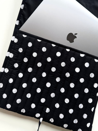 Gepunktete Laptoptasche mit Schleife - MacBook & Tablet Hülle