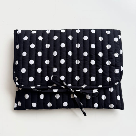 Gepunktete Laptoptasche mit Schleife - MacBook & Tablet Hülle