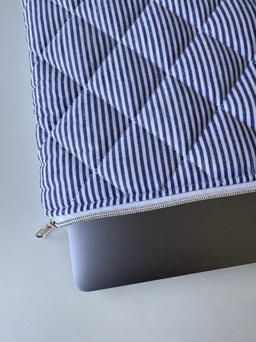 Laptoptasche & iPad Hülle - dunkelblau gestreift