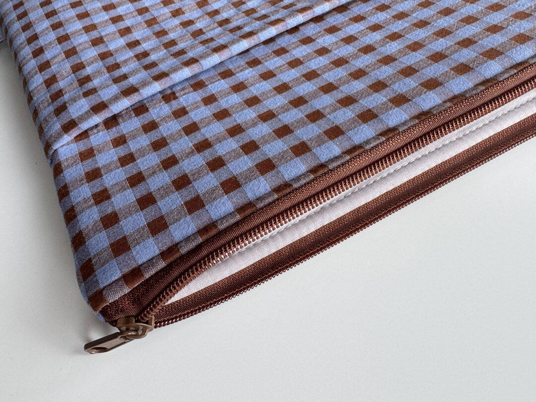 Laptoptasche geöffnet mit weichem Baumwoll-Innenfutter