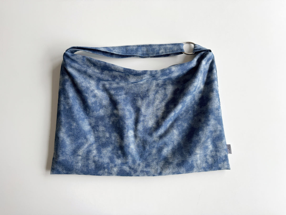 Weiche Jeanstasche WOLKE, Umhängetasche in Batik-Blau