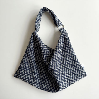 Jeanstasche SQUARES dunkelblau kariert, Schultertasche mit Reißverschluss, handgemacht von flohri
